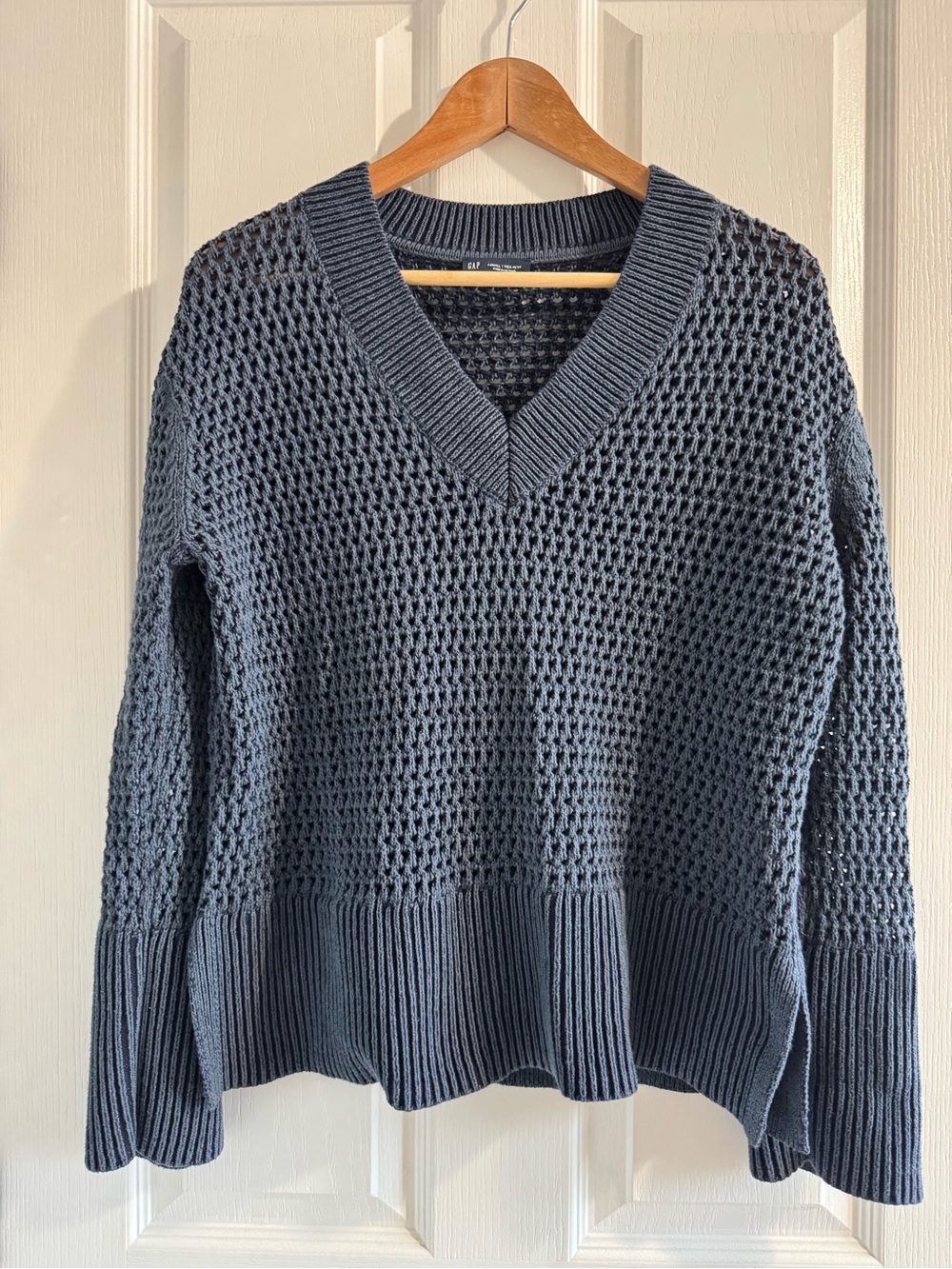 GAP Women’s Crochet V Neck Sweater Navy Blue Size XS